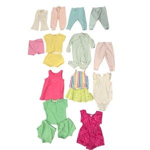 Colorful like new  Baby gap Clothing Bundle Sz 3 to 12 months